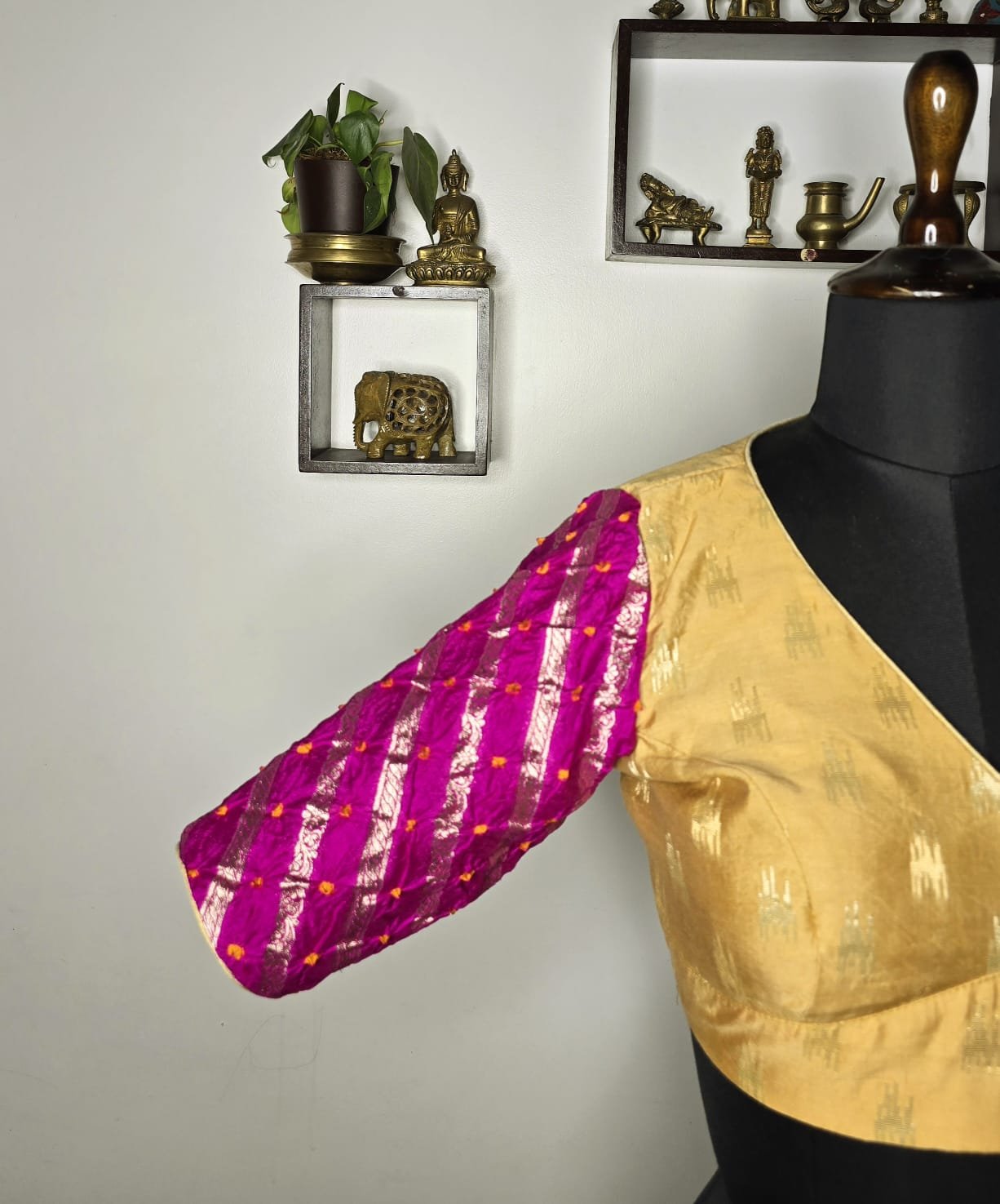 Golden pattern blouse - Image 2